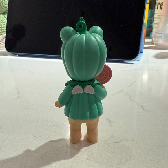 Sonny Angel Pumpkin Patch Series- Frog - Picture 3 of 3